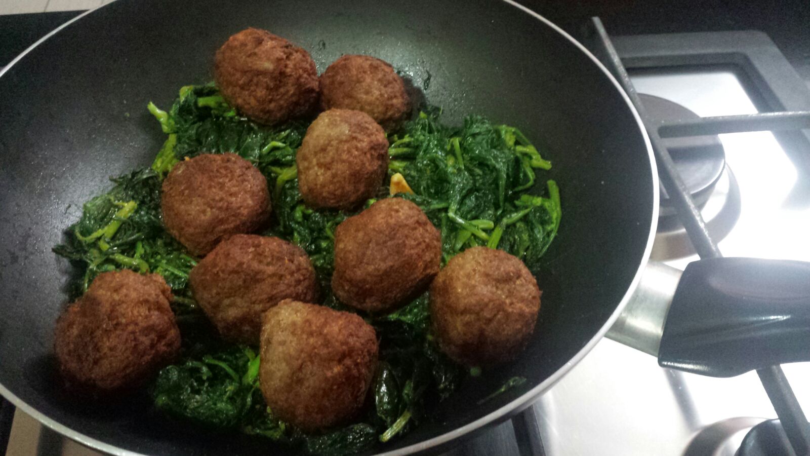 Polpette e friarielli, un classico della cucina nostrana